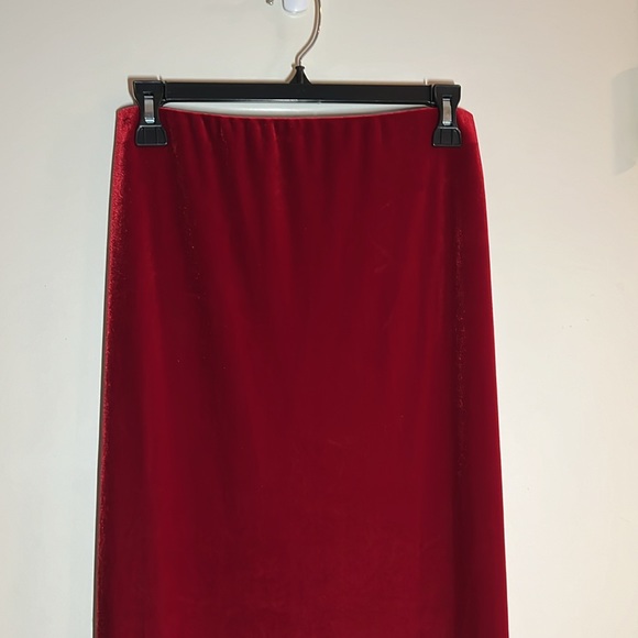 Red Velvet skirt - Picture 2 of 9